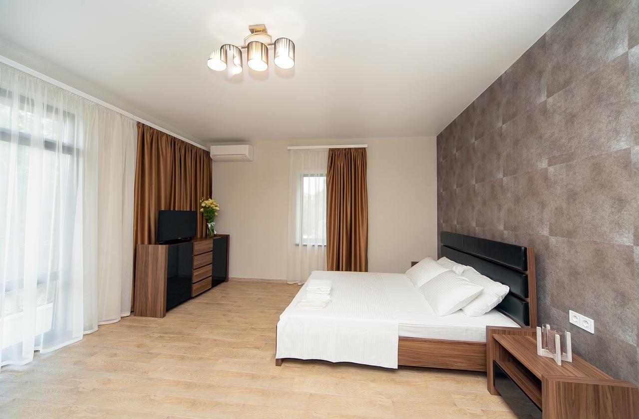 Hotel Fusion Odesa Exterior photo