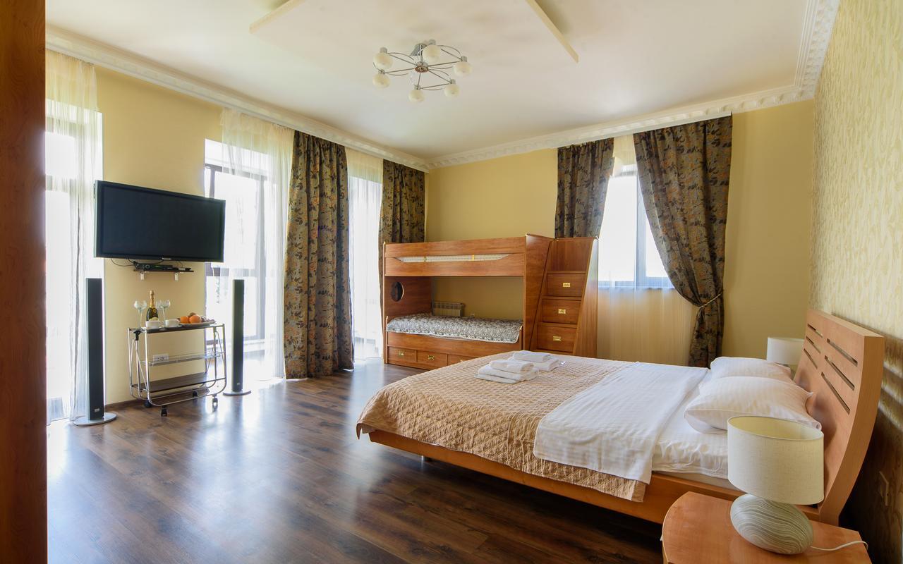 Hotel Fusion Odesa Exterior photo